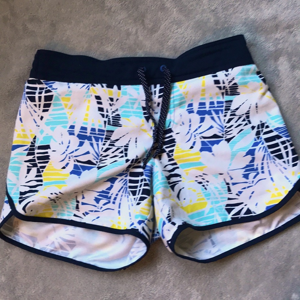 Columbia athletic shorts